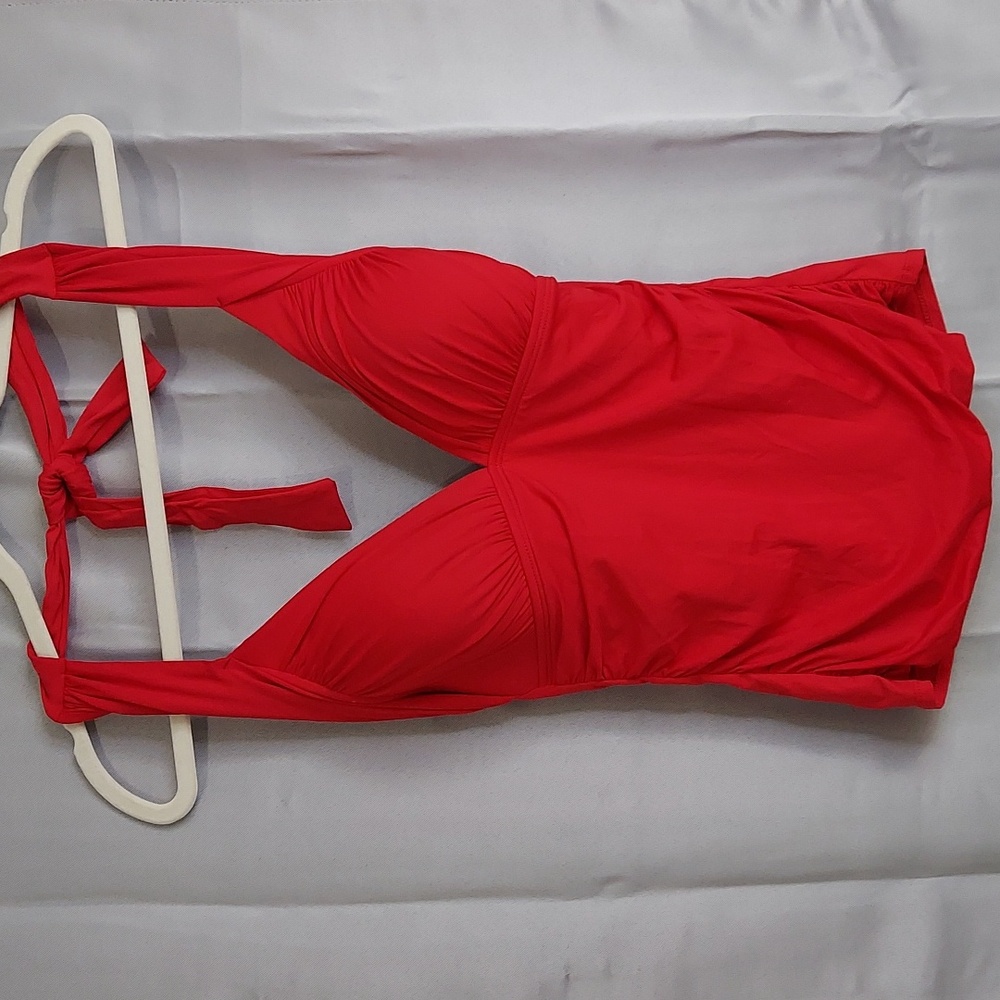 La Blanca Halter Swim Top, Size 6, Lipstick Red, Stretch, Molded Cups, Ruching